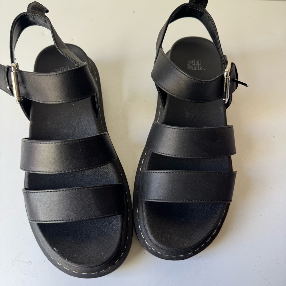 Stylish Black Platform Sandals - Picture 2 of 3